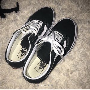 Old Skool Vans Size 6.5y (dark green)